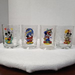 Walt Disney World Year 2000 Celebration Set of Glasses